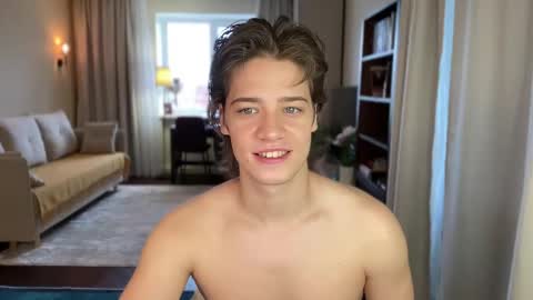 Snapshot of realsupermichael chatting on 12-30-24, 10:21 AliceEve online show from 12-30-24, 10:21