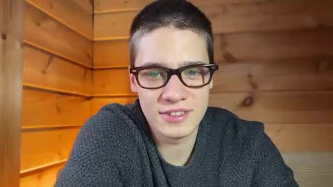 Snapshot of realsupermichael chatting on 12-21-25, 09:27 AliceEve online show from 12-21-25, 09:27