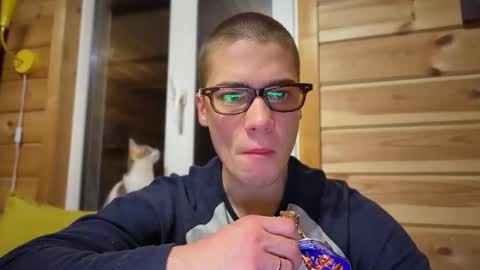 Snapshot of realsupermichael chatting on 02-25-26, 02:32 AliceEve online show from 02-25-26, 02:32