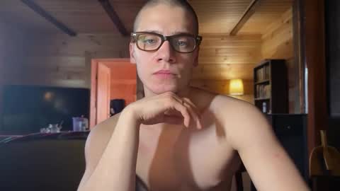 Snapshot of realsupermichael chatting on 03-10-26, 01:38 AliceEve online show from 03-10-26, 01:38