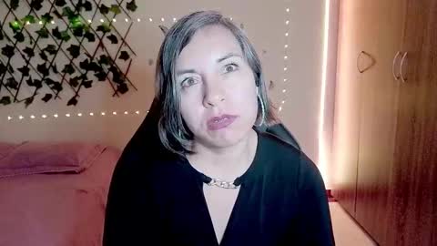 Rebbeca online show from 11-18-25, 06:12