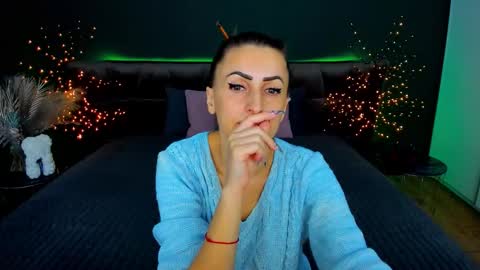 rebecca_diamonds online show from 11-12-25, 06:36