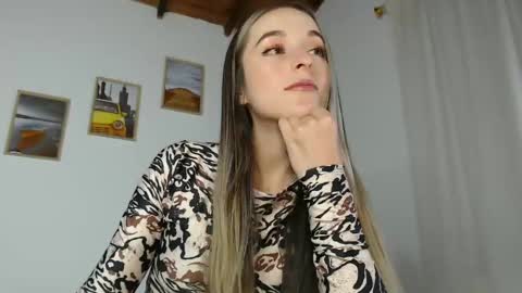 Snapshot of rebecca_johonsonn chatting on 01-14-25, 11:58 Becca Johnsoon online show from 01-14-25, 11:58