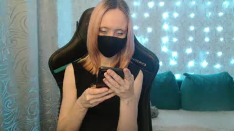 Snapshot of rebesaolset chatting on 12-15-24, 04:59 RebesaOlset online show from 12-15-24, 04:59