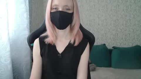 Snapshot of rebesaolset chatting on 12-16-24, 11:01 RebesaOlset online show from 12-16-24, 11:01