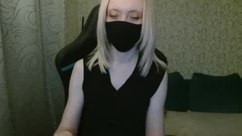 Snapshot of rebesaolset chatting on 12-25-24, 06:41 RebesaOlset online show from 12-25-24, 06:41