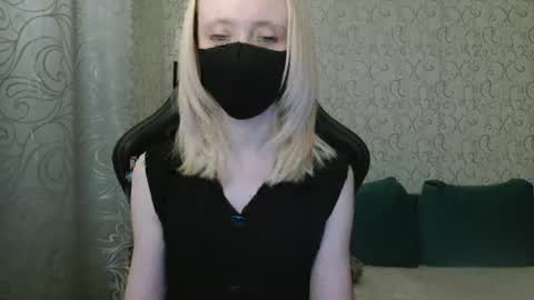 Snapshot of rebesaolset chatting on 12-29-24, 03:57 RebesaOlset online show from 12-29-24, 03:57