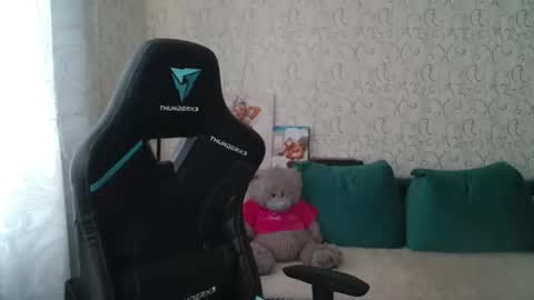 Snapshot of rebesaolset chatting on 01-26-25, 10:34 RebesaOlset online show from 01-26-25, 10:34