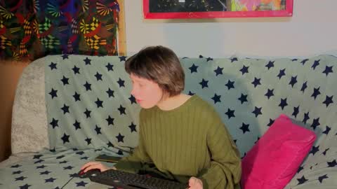 Snapshot of reborn_elf chatting on 10-22-25, 06:07 Lara online show from 10-22-25, 06:07