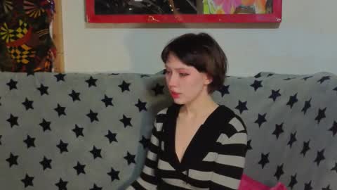 Snapshot of reborn_elf chatting on 10-29-25, 04:42 Lara online show from 10-29-25, 04:42