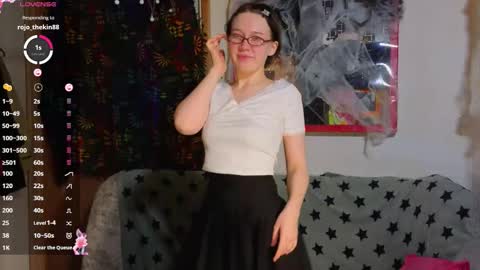 Snapshot of reborn_elf chatting on 11-04-25, 02:21 Lara online show from 11-04-25, 02:21