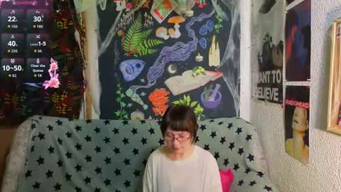 Snapshot of reborn_elf chatting on 11-14-25, 08:18 Lara online show from 11-14-25, 08:18