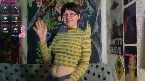 Snapshot of reborn_elf chatting on 11-16-25, 09:31 Lara online show from 11-16-25, 09:31