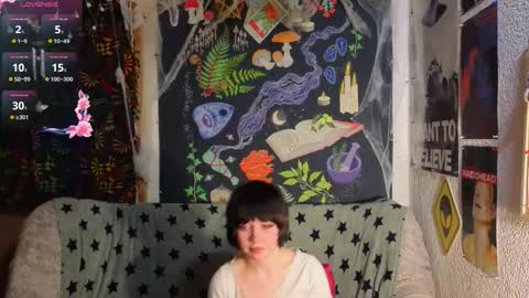 Snapshot of reborn_elf chatting on 12-17-25, 09:10 Lara online show from 12-17-25, 09:10