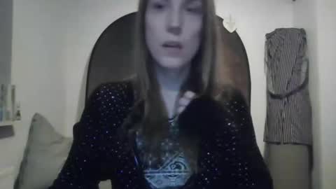 Keely KeKe Kiwi online show from 10-30-25, 01:29