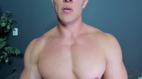 Snapshot of recce_taylor4 chatting on 12-18-25, 11:00 twitter REECET26 instagram RECCETAYLOR online show from 12-18-25, 11:00