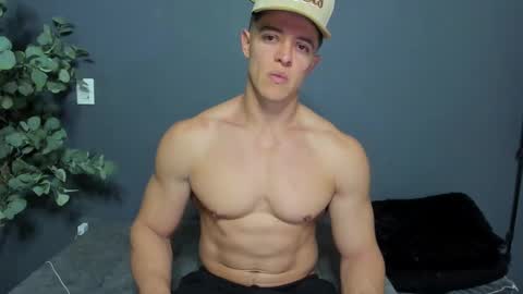 Snapshot of recce_taylor4 chatting on 02-14-26, 12:07 twitter REECET26 instagram RECCETAYLOR online show from 02-14-26, 12:07