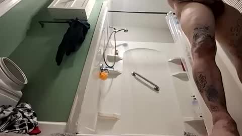 Snapshot of recka810 chatting on 11-19-25, 02:55 recka810 online show from 11-19-25, 02:55