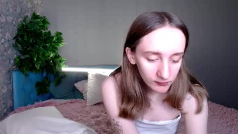 Snapshot of recklesslady chatting on 12-17-25, 01:17 recklesslady online show from 12-17-25, 01:17