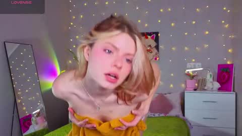 red__candy online show from 04-24-26, 01:24