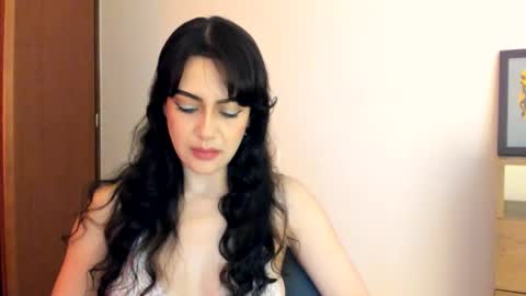 red_flower203 online show from 04-17-26, 08:01