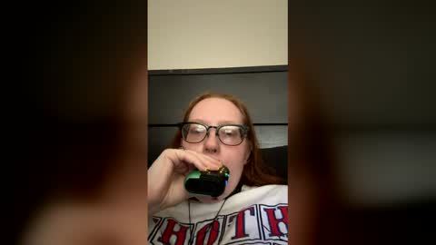 red_hot_foxx03 online show from 03-27-26, 07:46