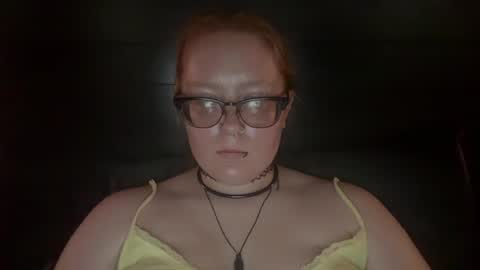 red_hot_foxx03 online show from 08-04-26, 03:03