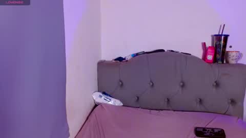 IG   OF red moonn online show from 12-16-25, 05:23