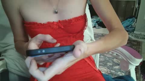 Red online show from 10-07-25, 05:43