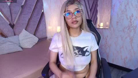 red_pandaa online show from 04-11-26, 07:45