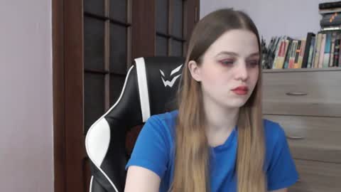 Lily online show from 12-28-24, 03:26