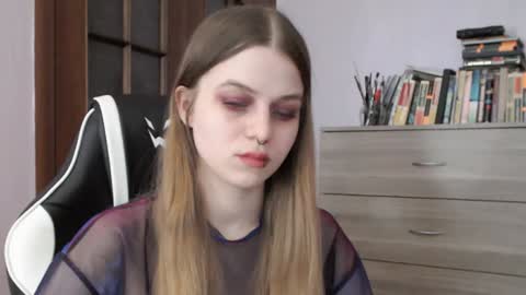 Lily online show from 12-30-24, 06:20