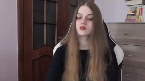 Lily online show from 11-14-25, 02:32