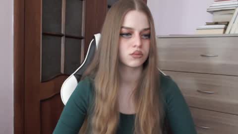 Lily online show from 02-13-26, 03:02