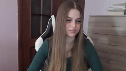 Lily online show from 03-18-26, 02:04