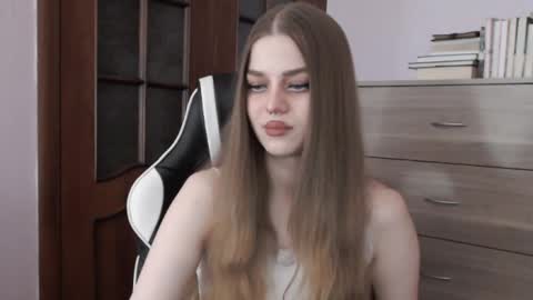 Lily online show from 03-26-26, 01:55