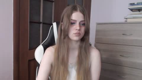 Lily online show from 06-12-26, 02:54