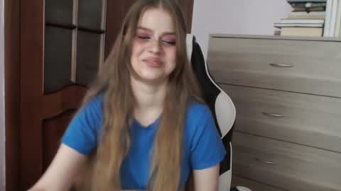 Lily online show from 06-16-26, 03:20