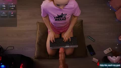 Redhead Shark online show from 11-08-25, 01:22