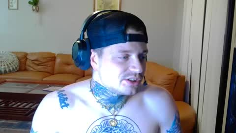 Snapshot of redinthebed chatting on 09-09-25, 03:50 InkedGinger online show from 09-09-25, 03:50