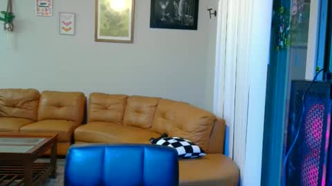 Snapshot of redinthebed chatting on 10-09-25, 09:35 InkedGinger online show from 10-09-25, 09:35