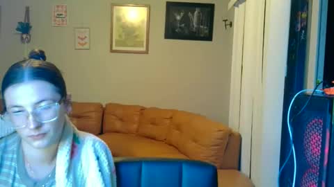 Snapshot of redinthebed chatting on 11-01-25, 03:41 InkedGinger online show from 11-01-25, 03:41