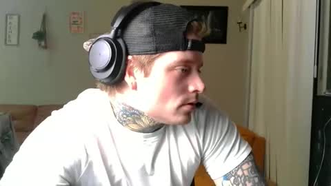 Snapshot of redinthebed chatting on 11-05-25, 05:07 InkedGinger online show from 11-05-25, 05:07