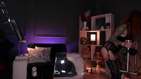 Snapshot of redjasmine_ chatting on 11-26-25, 02:01 Red Jasmine online show from 11-26-25, 02:01