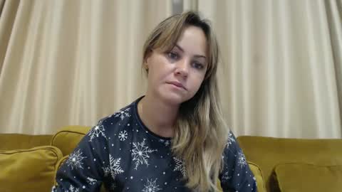 Snapshot of redjessica chatting on 09-27-25, 03:44 RedJessica online show from 09-27-25, 03:44