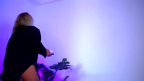 Snapshot of redlaraa chatting on 06-14-26, 09:22 Lara online show from 06-14-26, 09:22