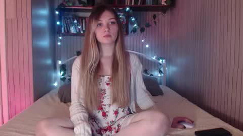 Snapshot of redmoonhead chatting on 02-08-26, 10:18 Ana online show from 02-08-26, 10:18