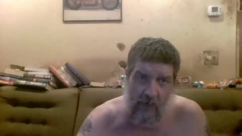 Snapshot of redmud3 chatting on 11-18-25, 07:57 redmud3 online show from 11-18-25, 07:57