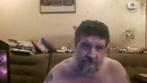 Snapshot of redmud3 chatting on 11-23-25, 08:25 redmud3 online show from 11-23-25, 08:25