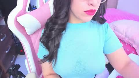 Snapshot of redski77 chatting on 11-27-25, 11:23 redski77 online show from 11-27-25, 11:23